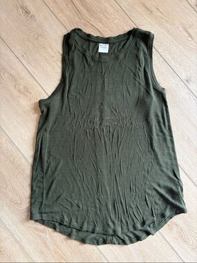 Athleta open back Green Women’s Sleeveless Tank Top